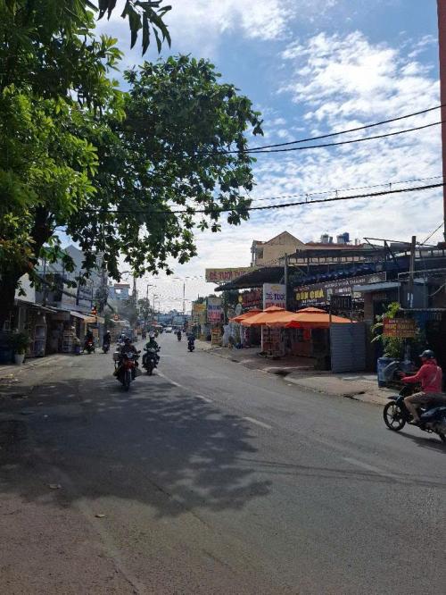 Nhà 2 tầng đẹp, ao đôi, hẻm xe hơi, giá chỉ 3 tỷ - Sở hữu ngay hôm nay!